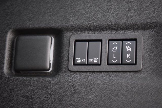 2025 Chevrolet Suburban 4WD 4dr LT - 22905420 - 23