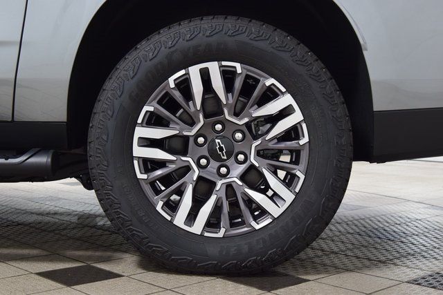 2025 Chevrolet Suburban 4WD 4dr Z71 - 22899972 - 28