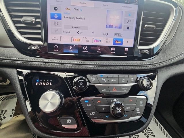 2025 Chrysler Pacifica Select FWD - 22868670 - 23