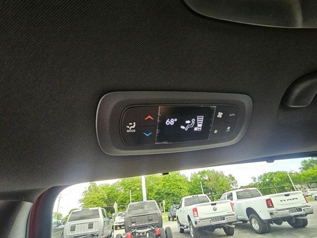 2025 Chrysler Pacifica Select FWD - 22868670 - 32