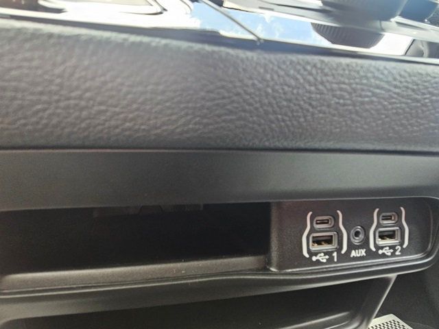 2025 Chrysler Pacifica Select FWD - 22868670 - 36