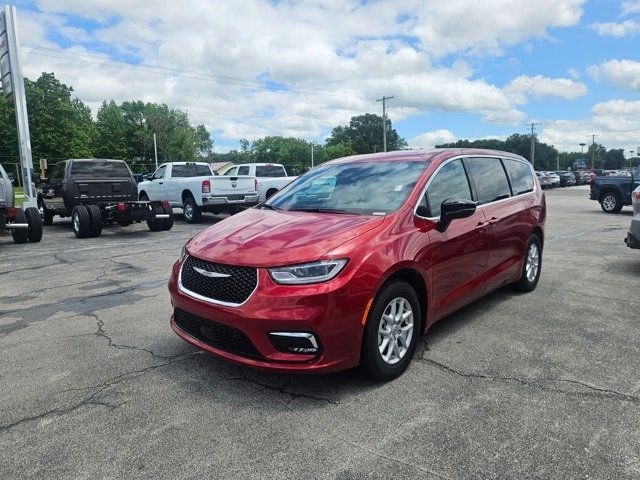 2025 Chrysler Pacifica Select FWD - 22868670 - 3