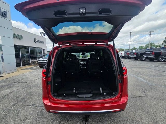 2025 Chrysler Pacifica Select FWD - 22868670 - 8
