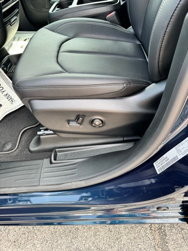 2025 Chrysler Pacifica Select FWD - 22889815 - 10