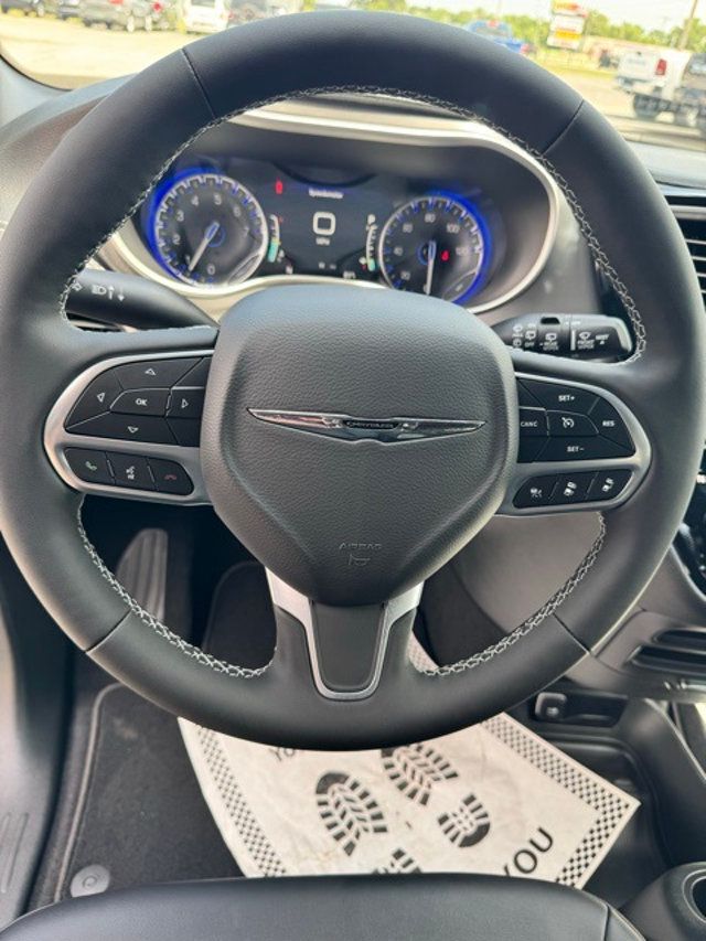 2025 Chrysler Pacifica Select FWD - 22889815 - 12