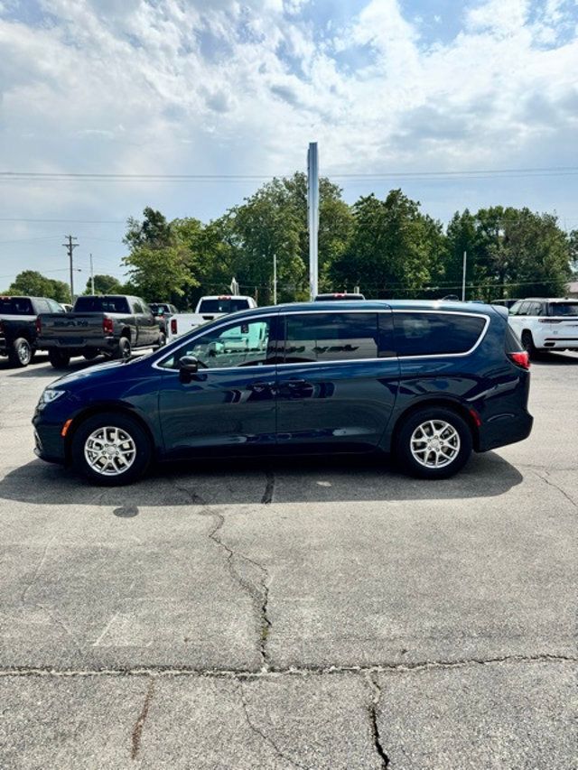 2025 Chrysler Pacifica Select FWD - 22889815 - 2