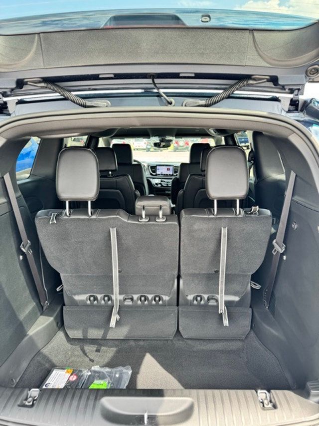 2025 Chrysler Pacifica Select FWD - 22889815 - 4