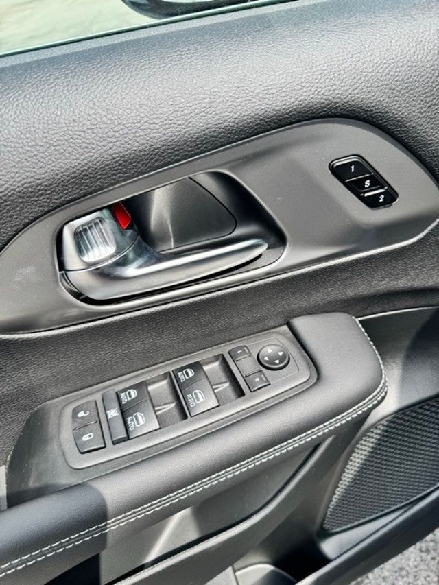 2025 Chrysler Pacifica Select FWD - 22889815 - 8