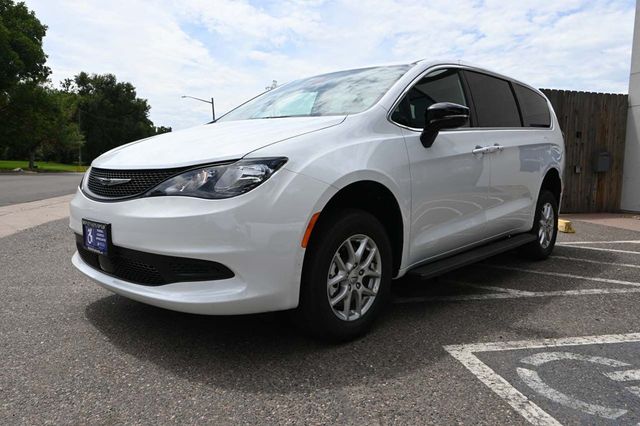 2025 Chrysler Voyager LX FWD - 22889200 - 9