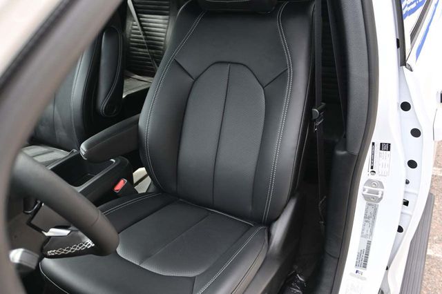 2025 Chrysler Voyager LX FWD - 22889200 - 13