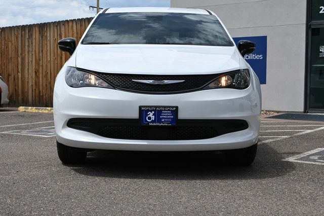 2025 Chrysler Voyager LX FWD - 22889200 - 3