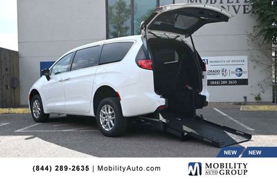 2025 Chrysler Voyager