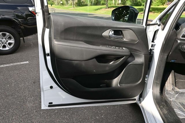 2025 Chrysler Voyager LX FWD - 22898107 - 26