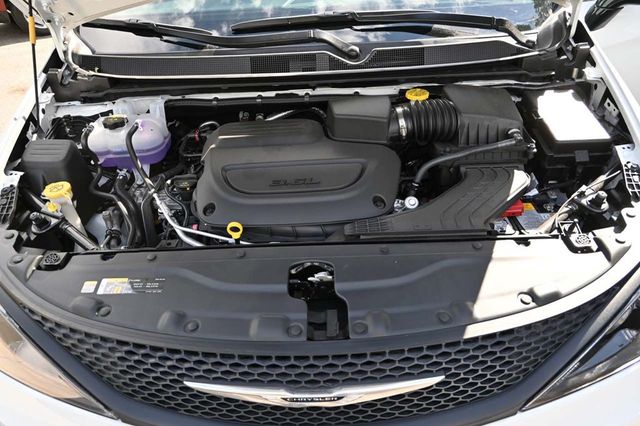 2025 Chrysler Voyager LX FWD - 22898107 - 29