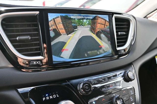 2025 Chrysler Voyager LX FWD - 22898107 - 33