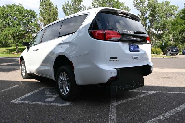 2025 Chrysler Voyager LX FWD - 22898107 - 6