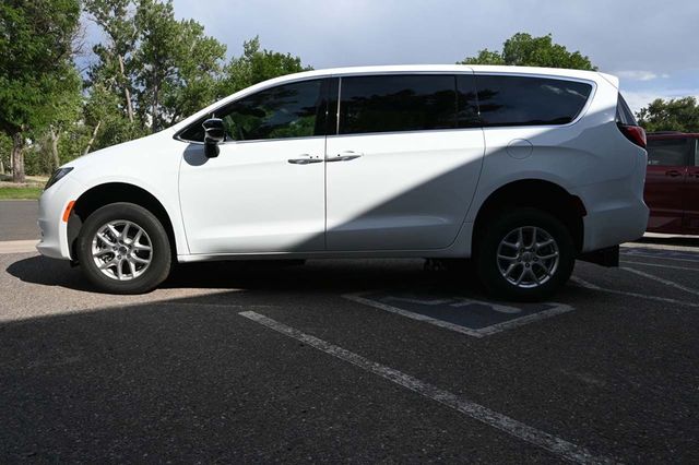 2025 Chrysler Voyager LX FWD - 22898107 - 7