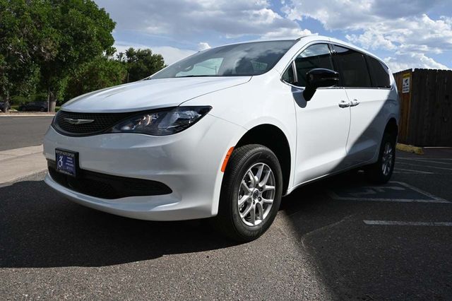 2025 Chrysler Voyager LX FWD - 22898107 - 8