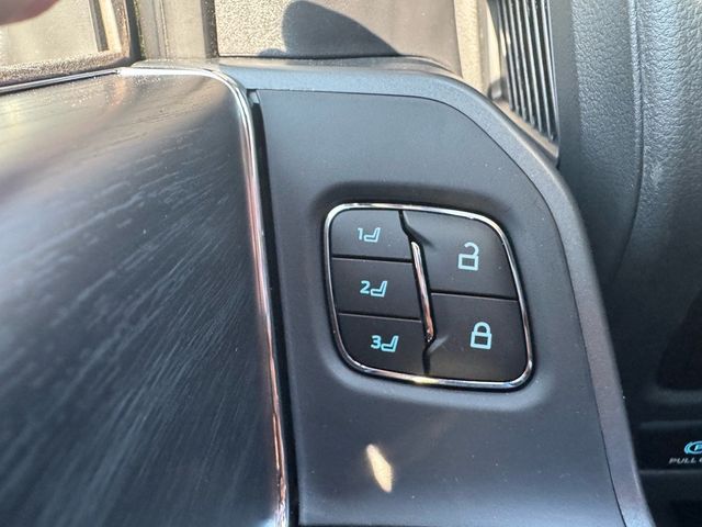 2025 Ford F-150 Lariat - 22789249 - 18