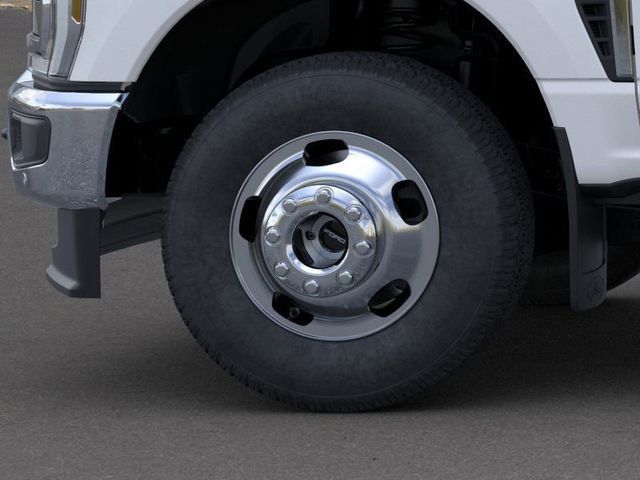 2025 Ford Super Duty F-350 DRW LARIAT 4WD Crew Cab 8' Box - 22824802 - 17