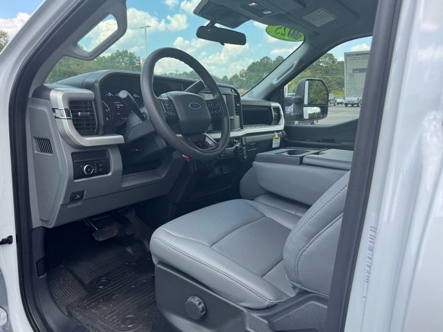 2025 Ford Super Duty F-550 DRW  - 22901274 - 28