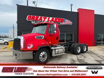 2025 Freightliner 114SD PLUS - 3AKJG3DV5SDWF6832
