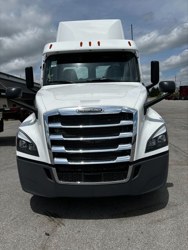 2025 Freightliner CAS126DC  - 22835126 - 1