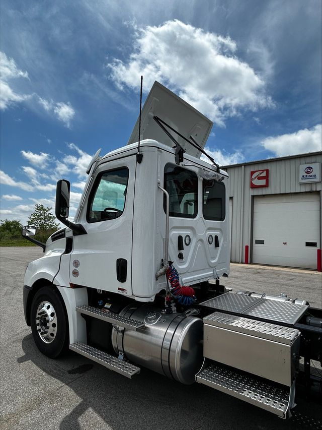 2025 Freightliner CAS126DC  - 22835126 - 3