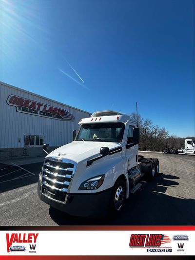 2025 Freightliner CASCADIA