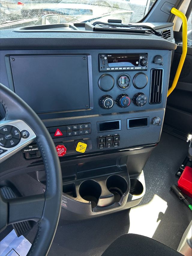 2025 Freightliner CASCADIA CA126 - 22795608 - 10