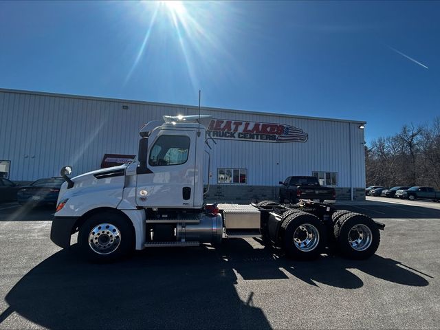 2025 Freightliner CASCADIA CA126 - 22795608 - 6