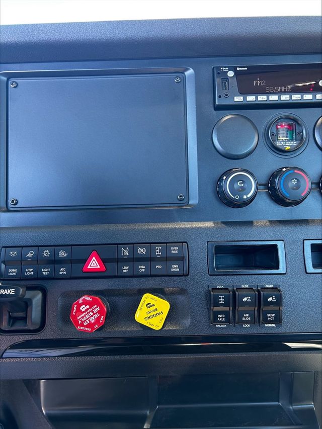 2025 Freightliner CASCADIA CA126 - 22795608 - 8