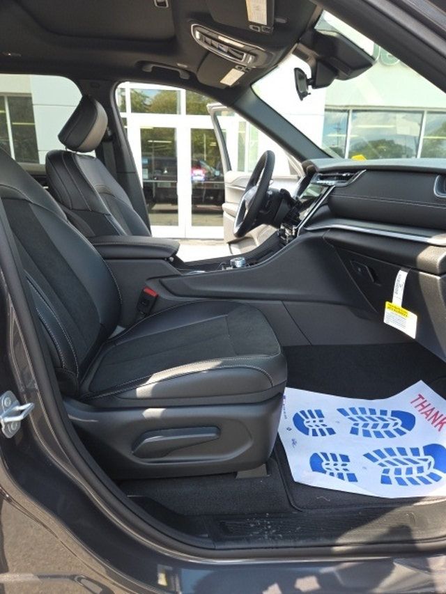 2025 Jeep Grand Cherokee L Altitude X 4x4 - 22897465 - 11