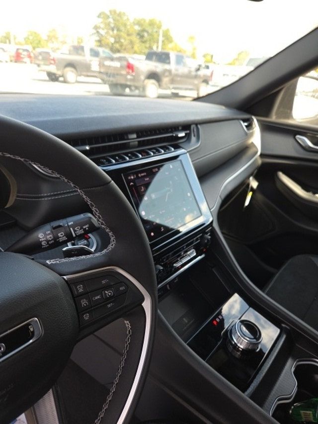 2025 Jeep Grand Cherokee L Altitude X 4x4 - 22897465 - 8