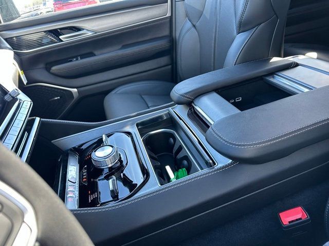 2025 Jeep Wagoneer Series II - 22925678 - 16