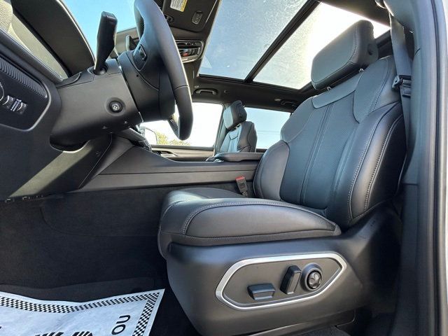 2025 Jeep Wagoneer Series II - 22925678 - 19
