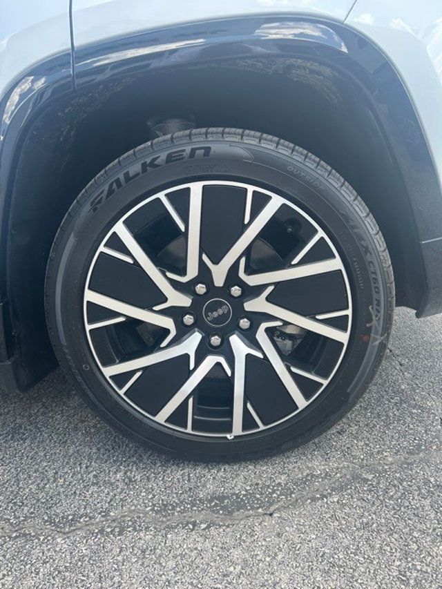 2025 Jeep Wagoneer S Limited AWD - 22814290 - 19