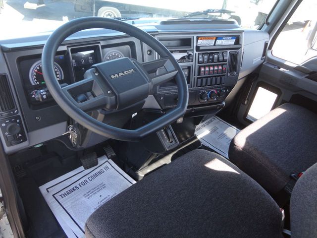 2025 Mack MD6 w/ 22ft Jerr-Dan Rollback Tow Truck Low Pro Car Carrier - 21805345 - 39