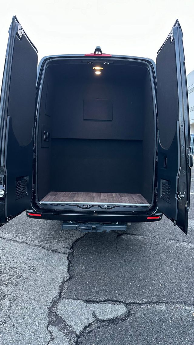 2025 Mercedes-Benz Sprinter TWR 14 Passenger LIMO 3500XD High Roof 170 Extended - 22699662 - 22