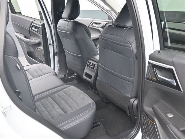 2025 Mitsubishi Outlander SE FWD - 22884685 - 17