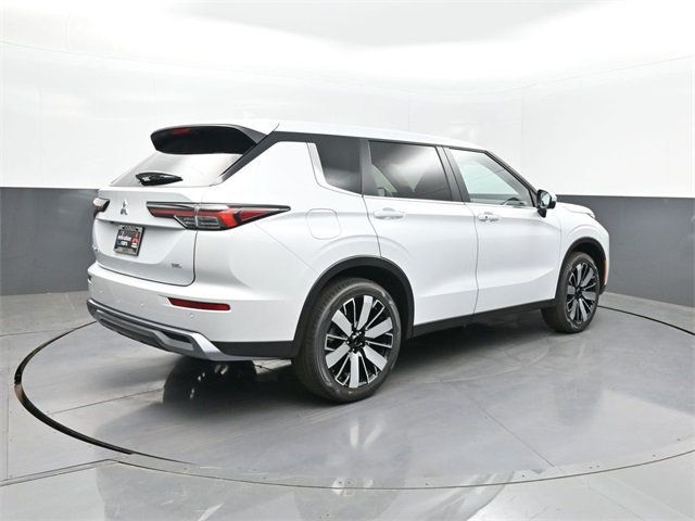 2025 Mitsubishi Outlander SE FWD - 22884685 - 24