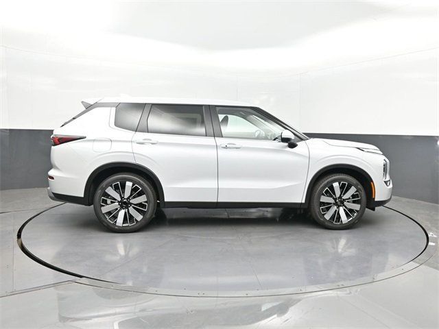 2025 Mitsubishi Outlander SE FWD - 22884685 - 25