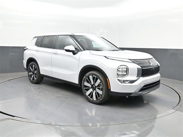 2025 Mitsubishi Outlander SE FWD - 22884685 - 26