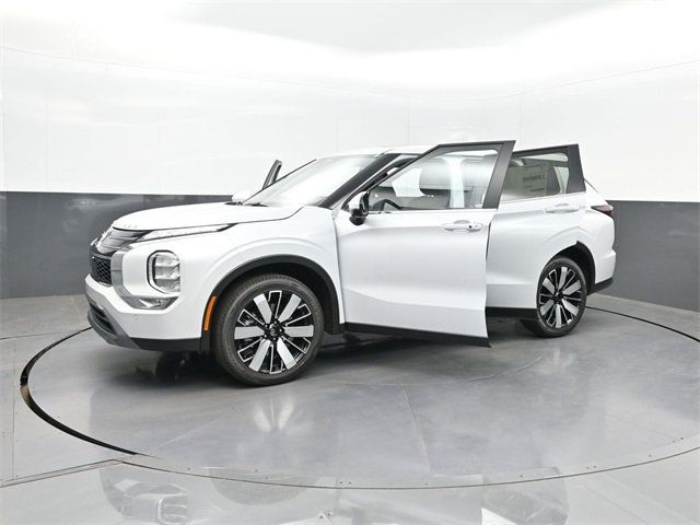 2025 Mitsubishi Outlander SE FWD - 22884685 - 28