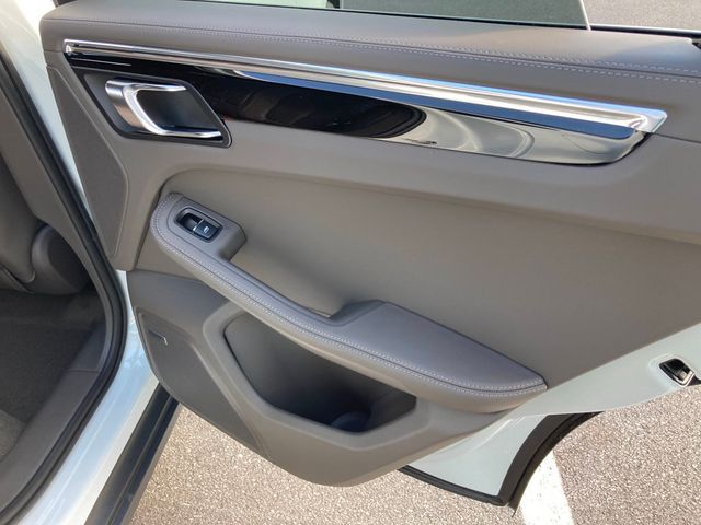 2025 Porsche Macan AWD - 22802528 - 23