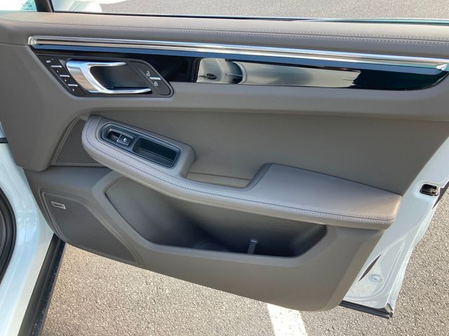 2025 Porsche Macan AWD - 22802528 - 25
