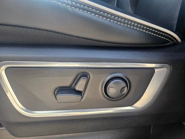 2025 Ram 1500 Laramie 4x4 Crew Cab 5'7" Box - 22809906 - 10