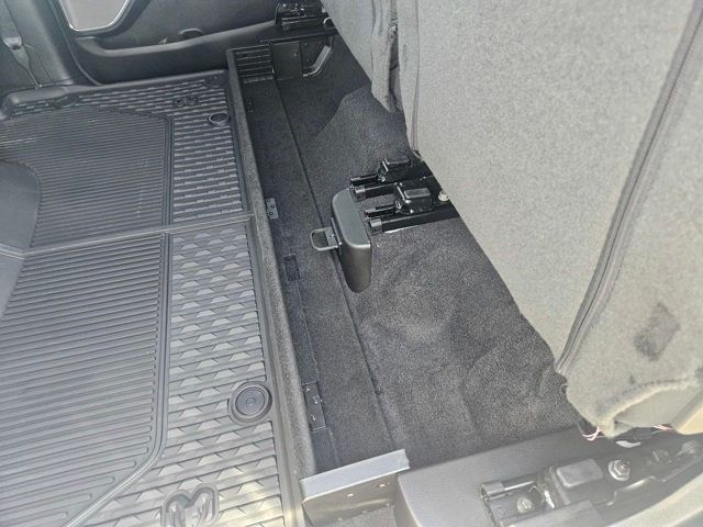 2025 Ram 1500 Laramie 4x4 Crew Cab 5'7" Box - 22809906 - 23