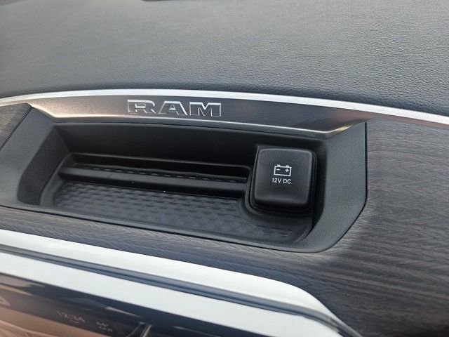 2025 Ram 1500 Laramie 4x4 Crew Cab 5'7" Box - 22809906 - 30