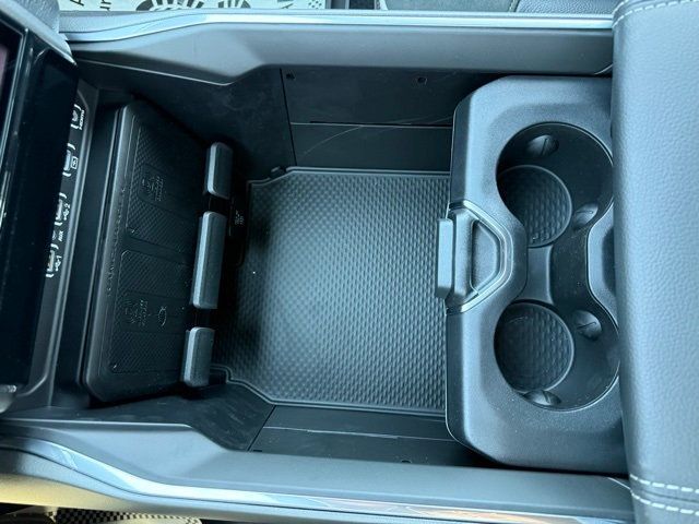 2025 Ram 1500 Laramie 4x4 Crew Cab 6'4" Box - 22777645 - 16